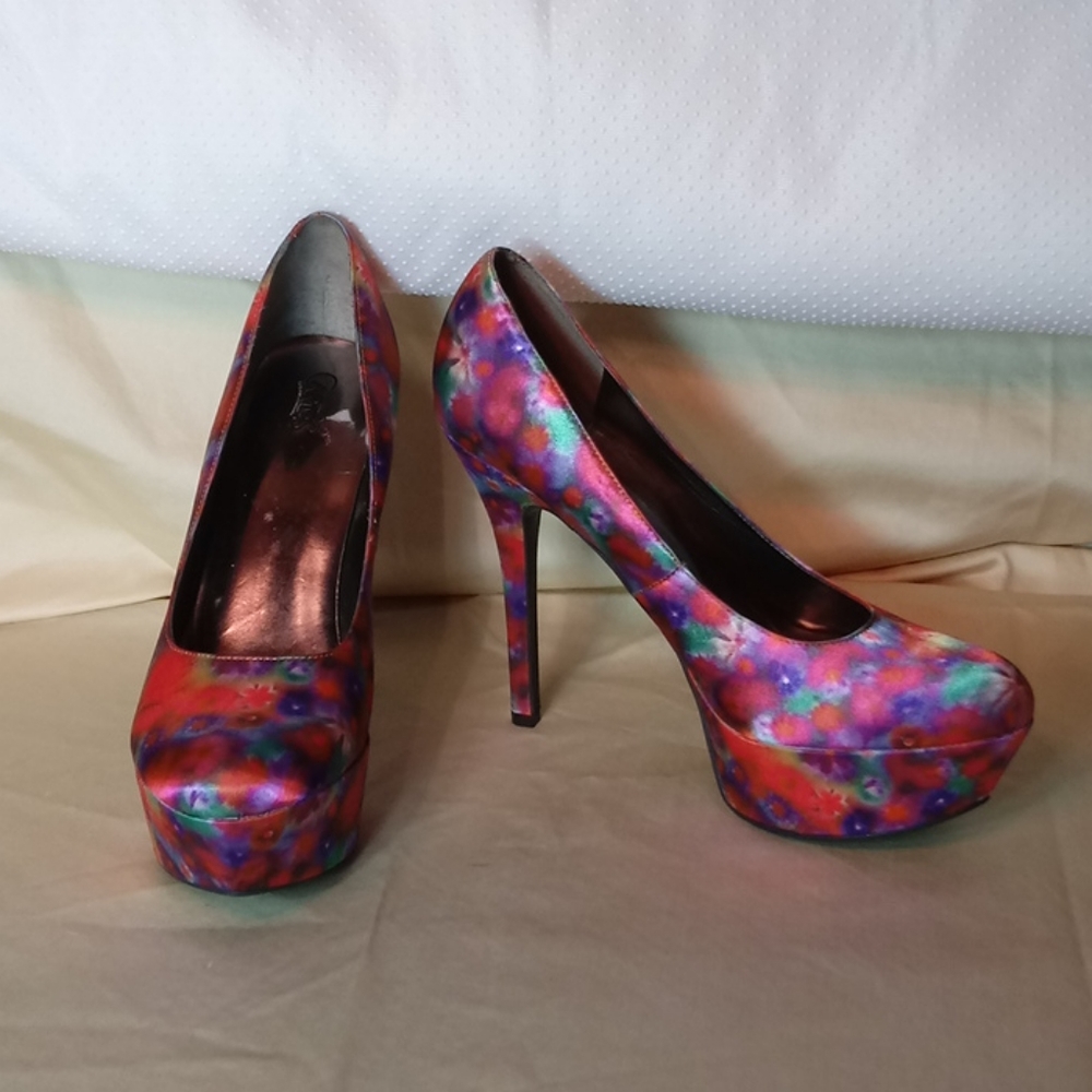 Carlos Beautiful Shoes. ( New )